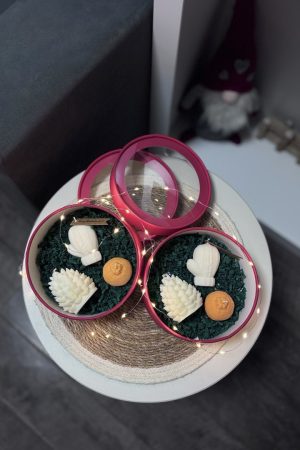 Świąteczny prezent z mandarynką - box sojowy (3 świece) + oświetlenie LED