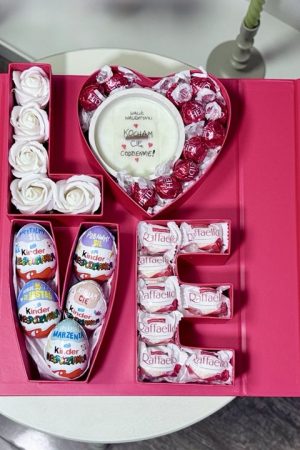 Personalizowany box LOVE - świeca + 8 własnych zdjęć